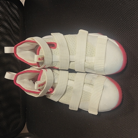 Nike Zoom Kay Yow Cancer Fund Shoes 6Y - Picture 4 of 7